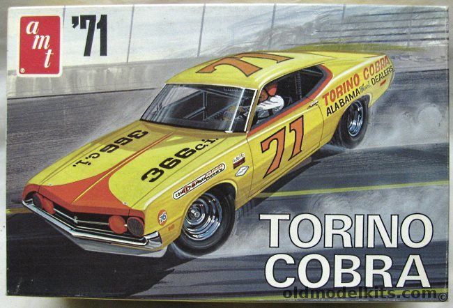 AMT 1/25 1971 Ford Torino Cobra - Street / Strip / Nascar, T116-225 plastic model kit